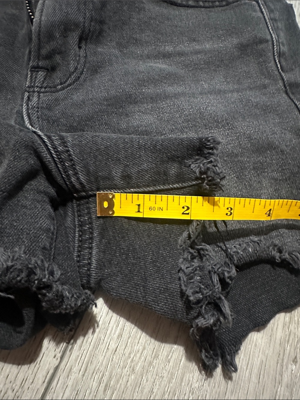 American Eagle Outfitters Black Frayed-Hem Denim Shorts size 000 - Picture 7 of 7